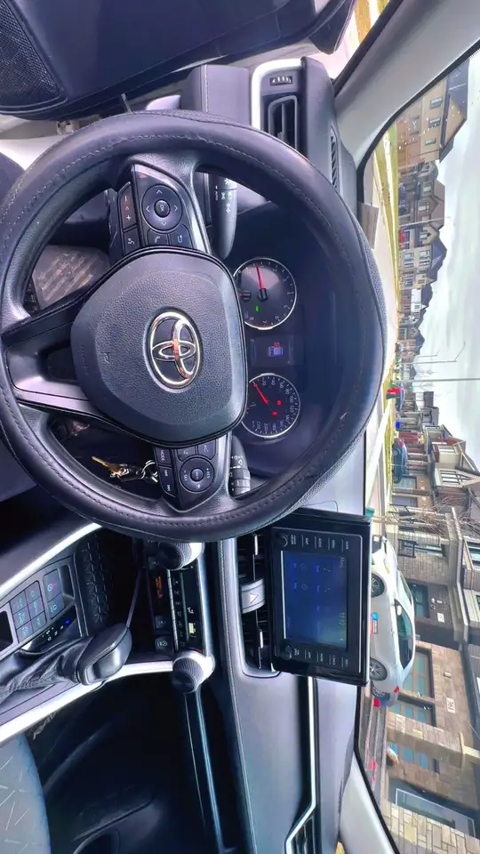 Toyota RAV 4 снимка Toyota RAV 4
