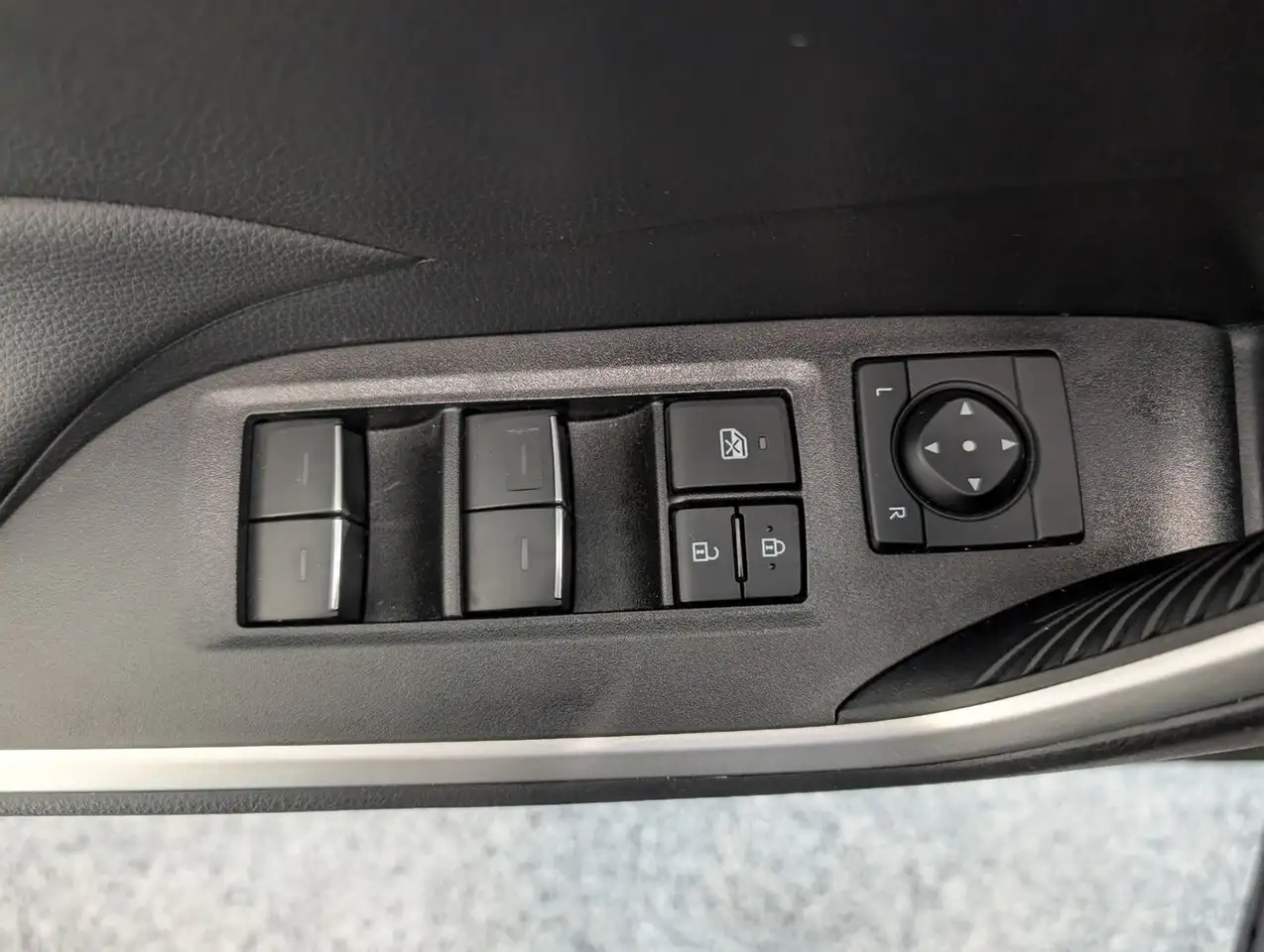 Toyota RAV 4 photo Toyota RAV 4