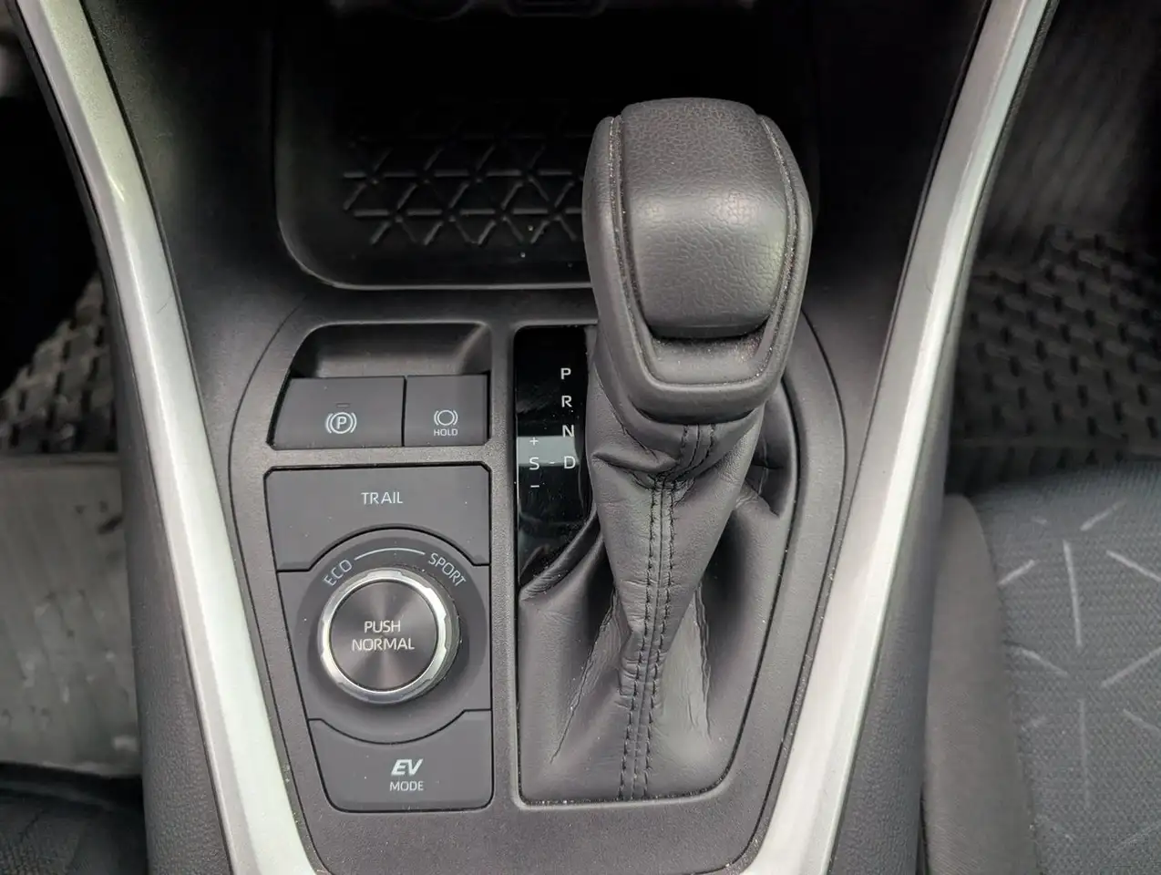 Toyota RAV 4 photo Toyota RAV 4