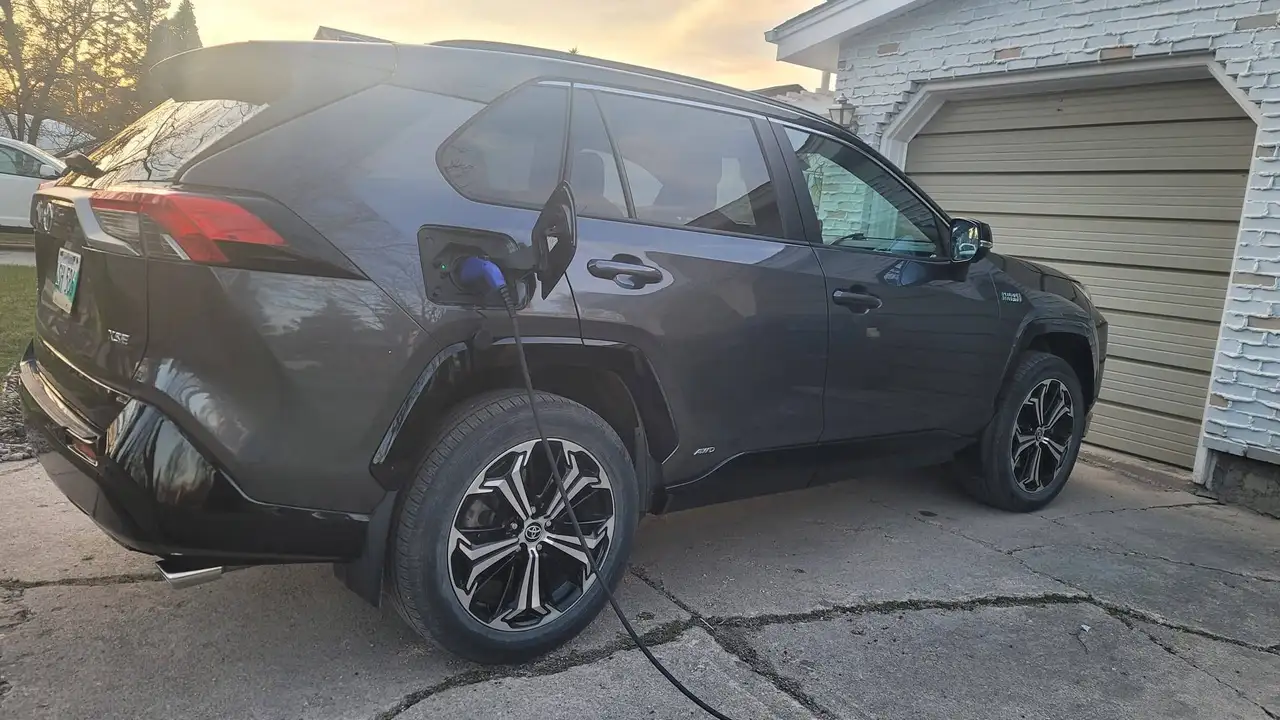 Toyota RAV 4 Prime снимка Toyota RAV 4 Prime