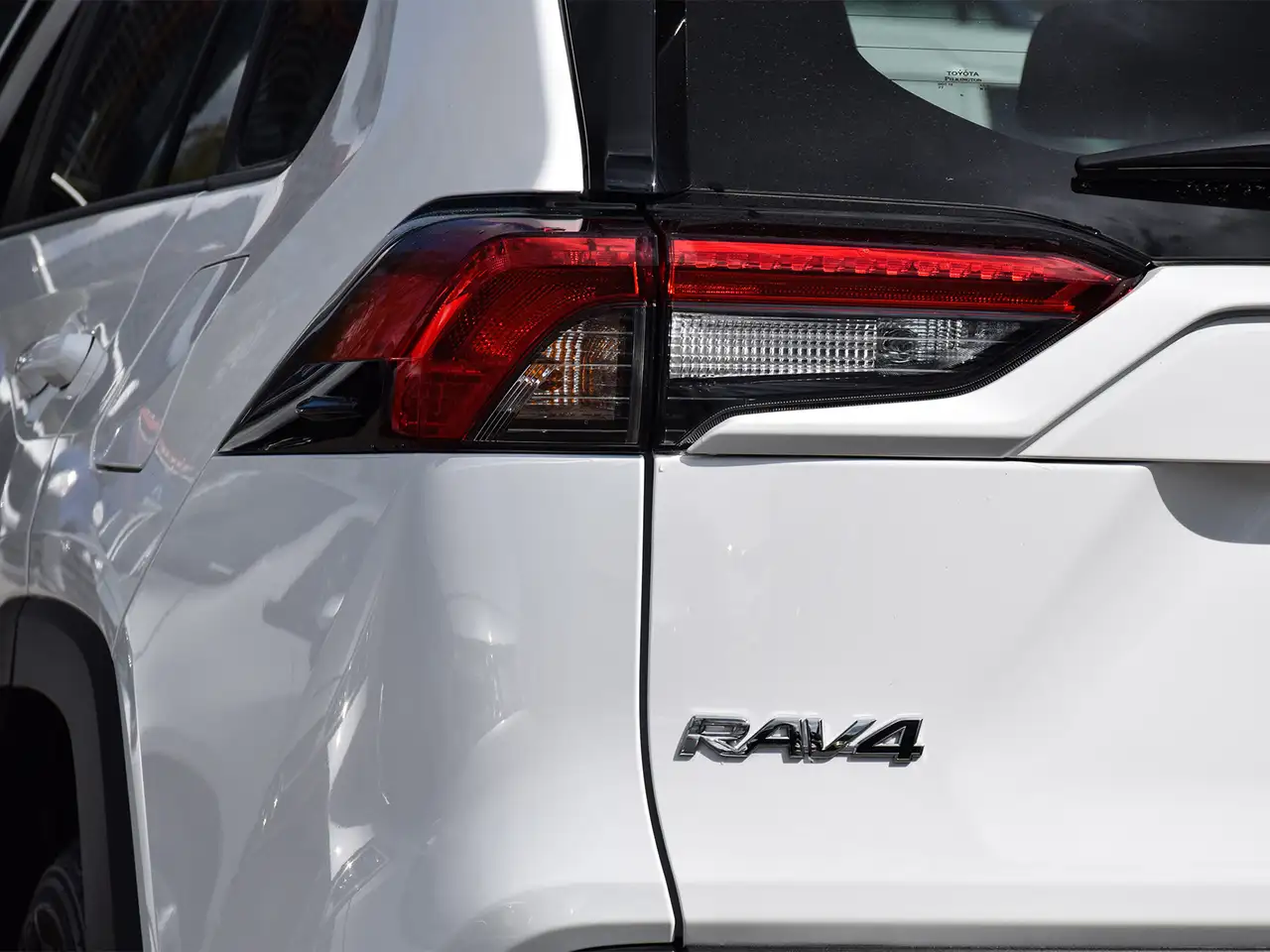 Toyota RAV 4 снимка Toyota RAV 4