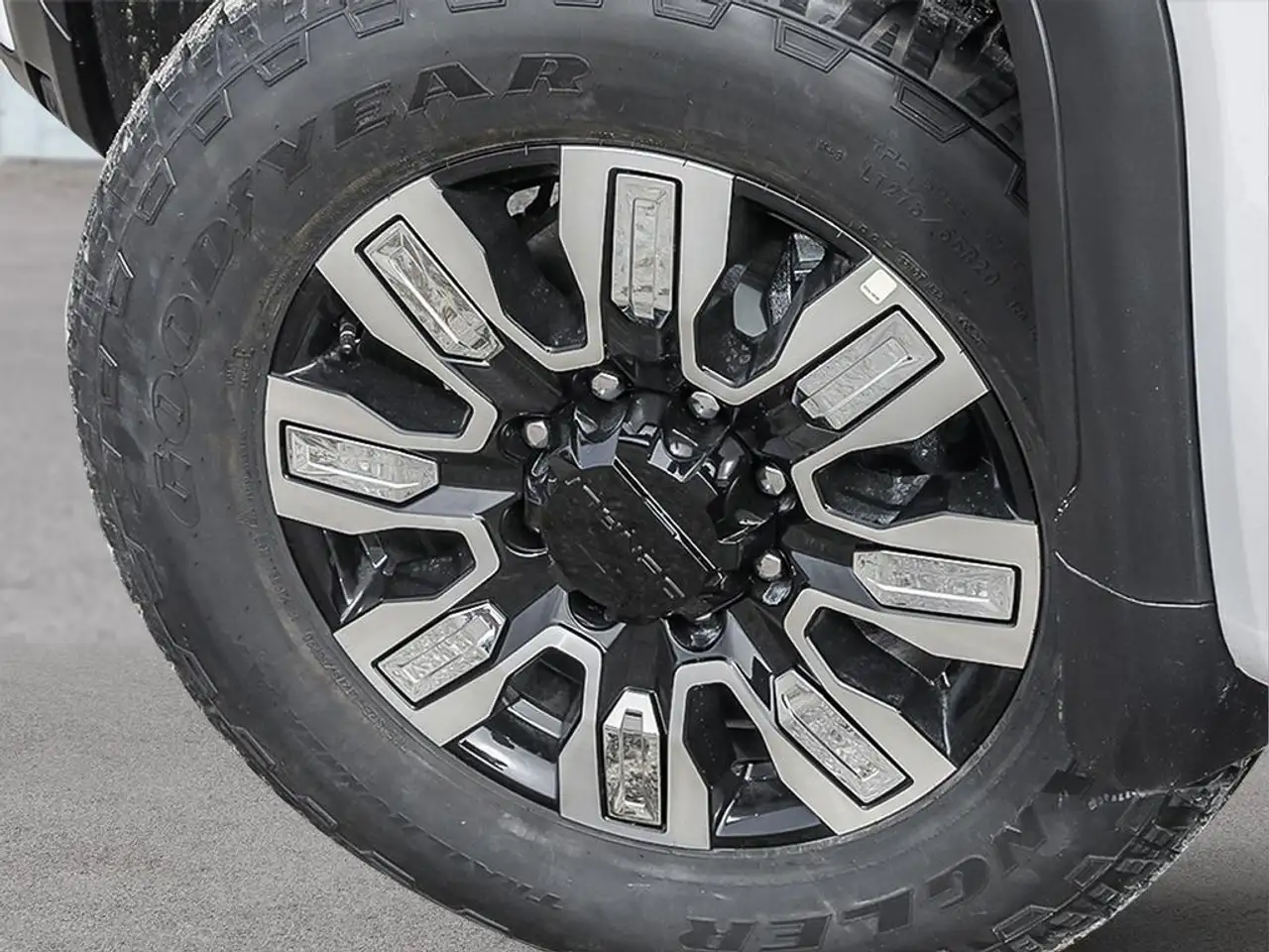 GMC Sierra 2500HD снимка GMC Sierra 2500HD