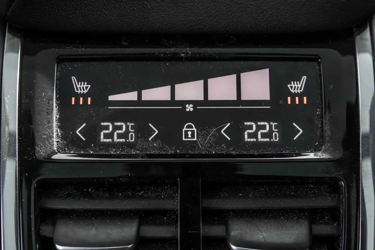 Volvo XC60 снимка Volvo XC60