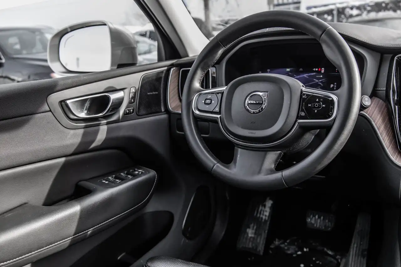 Volvo XC60 снимка Volvo XC60