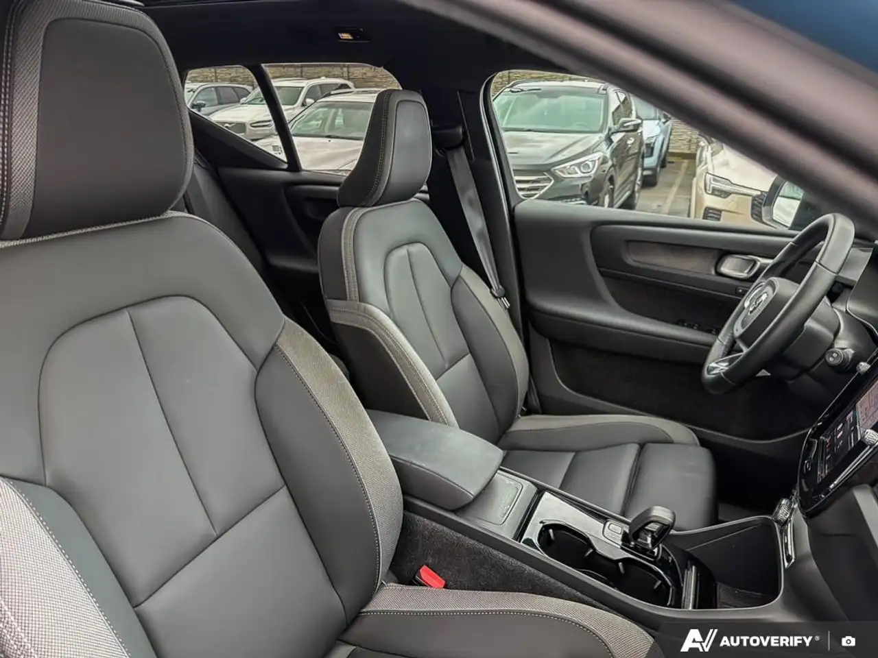 Volvo XC40 снимка Volvo XC40