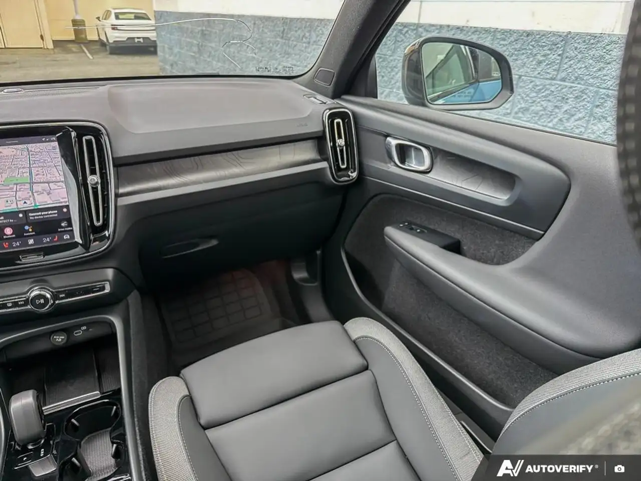 Volvo XC40 снимка Volvo XC40