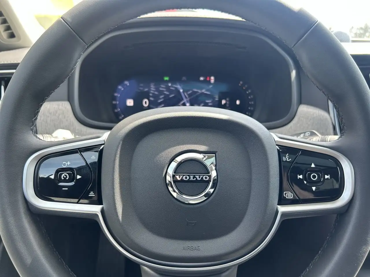 Volvo V90 Cross Country снимка Volvo V90 Cross Country