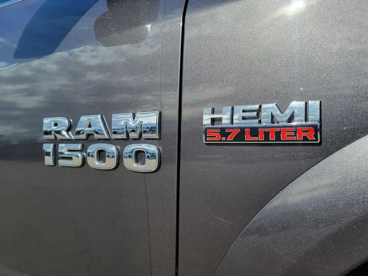 RAM 1500 снимка RAM 1500