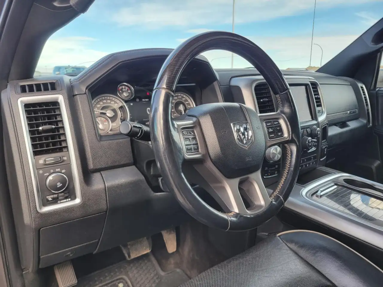 RAM 1500 снимка RAM 1500