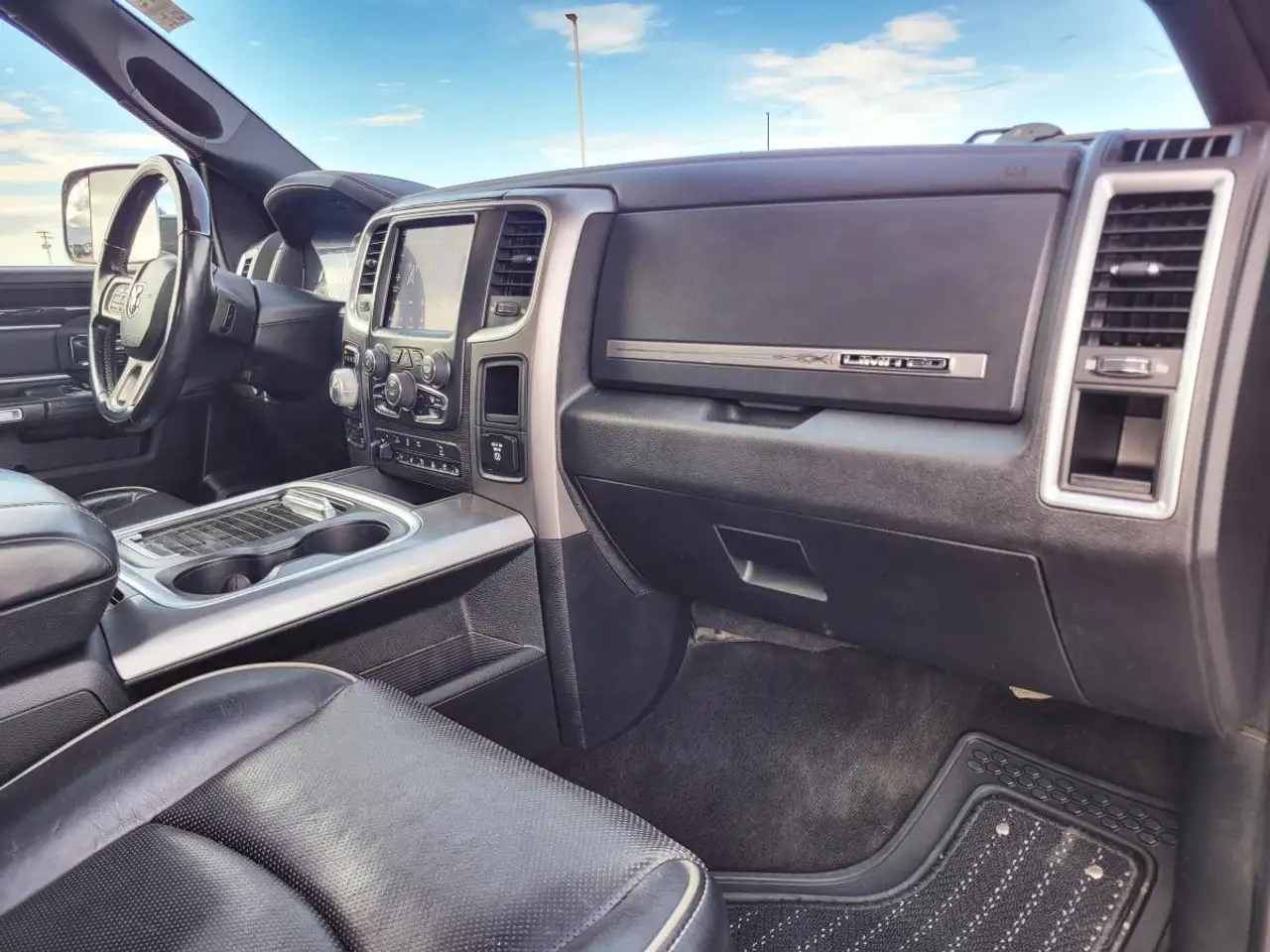 RAM 1500 снимка RAM 1500
