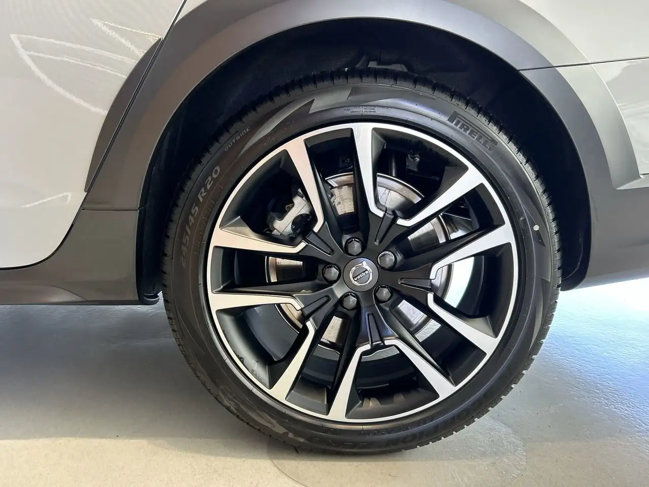 Volvo V90 Cross Country снимка Volvo V90 Cross Country