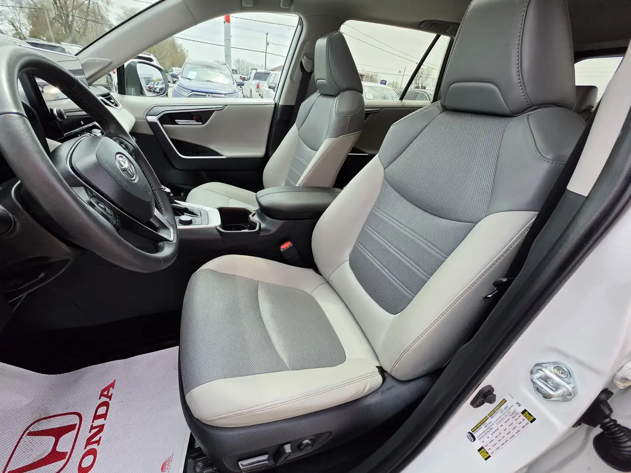 Toyota RAV 4 снимка Toyota RAV 4