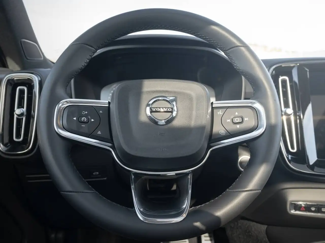 Volvo XC40 photo Volvo XC40