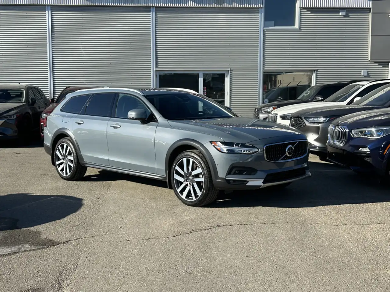 Volvo V90 Cross Country снимка Volvo V90 Cross Country