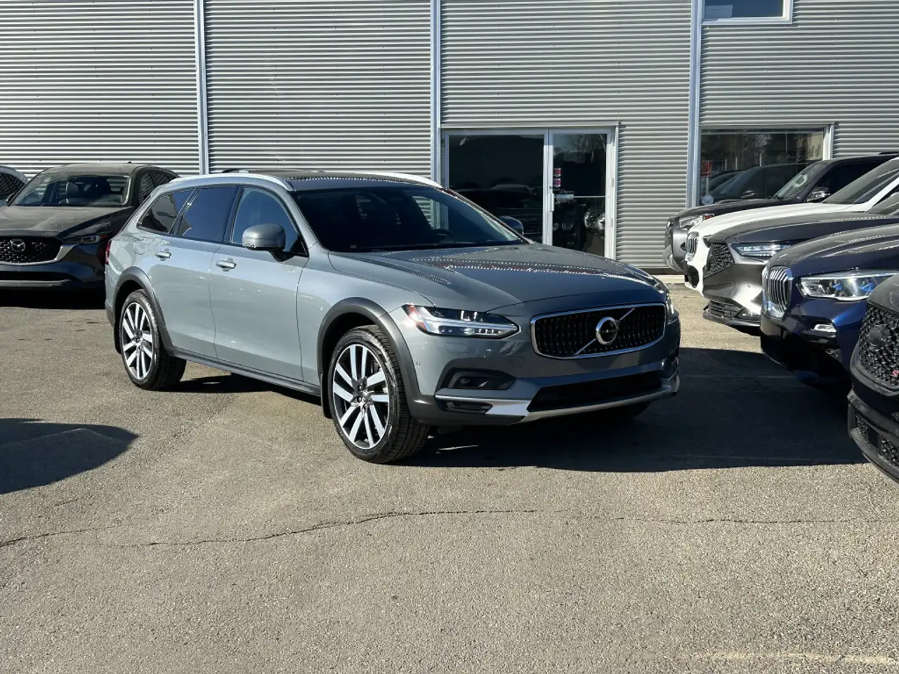 Volvo V90 Cross Country снимка Volvo V90 Cross Country