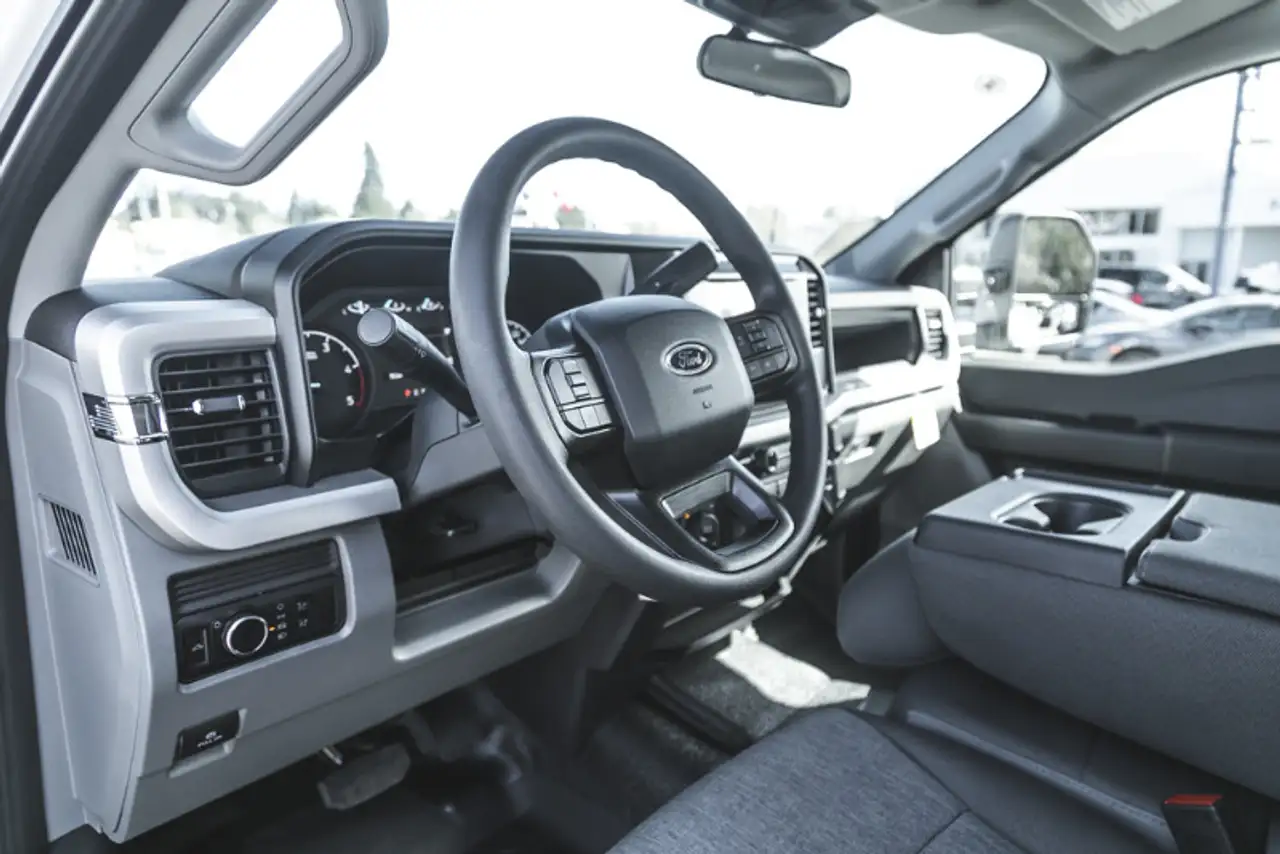 Ford F 350 снимка Ford F 350
