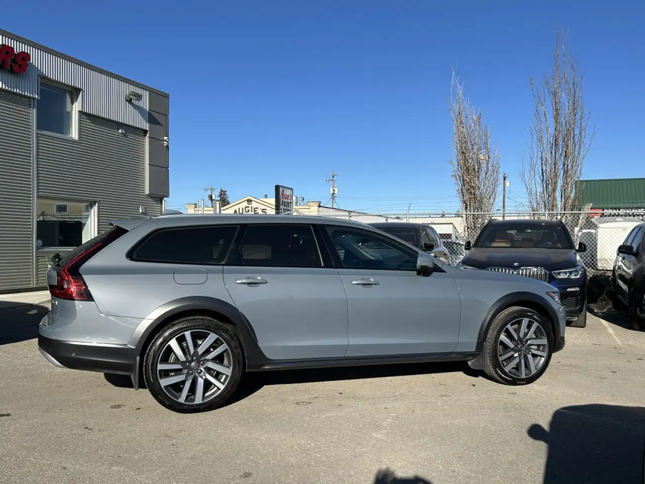Volvo V90 Cross Country снимка Volvo V90 Cross Country