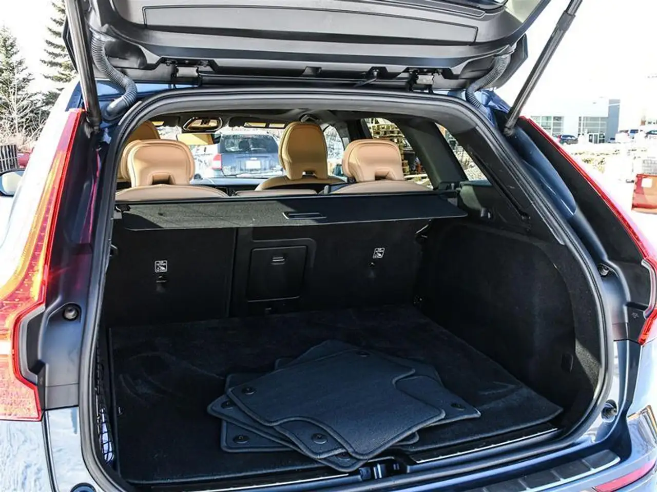 Volvo XC60 снимка Volvo XC60