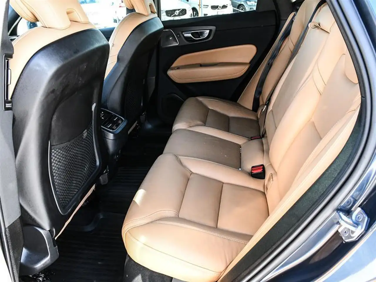 Volvo XC60 снимка Volvo XC60
