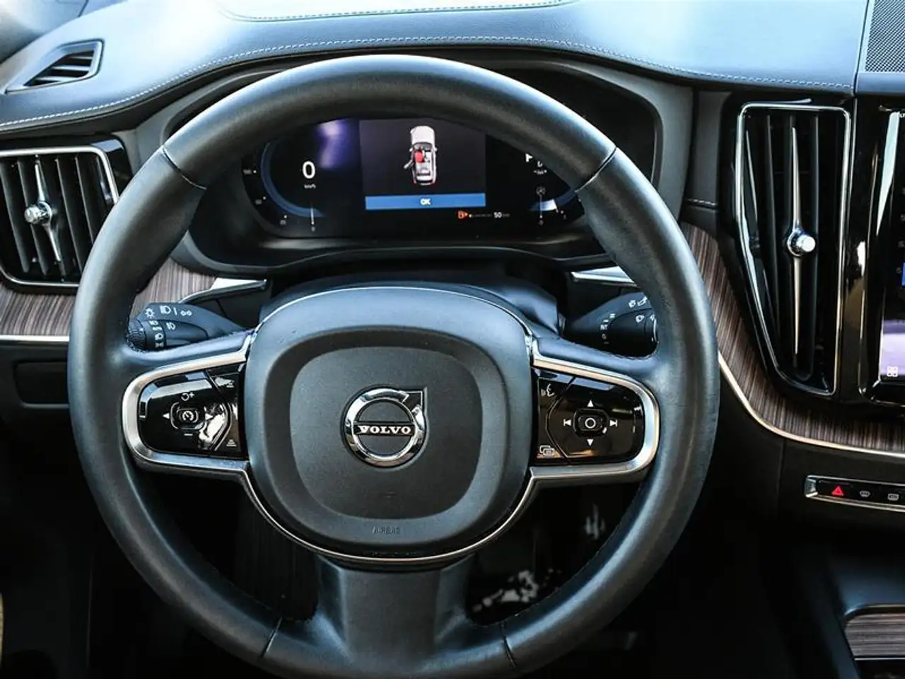 Volvo XC60 снимка Volvo XC60