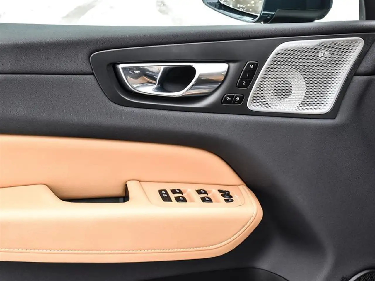 Volvo XC60 снимка Volvo XC60
