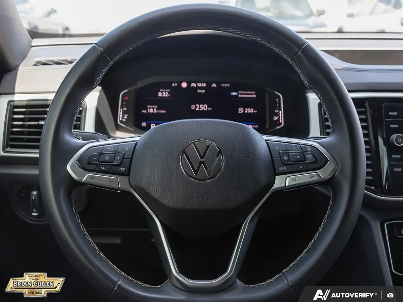 Volkswagen Atlas снимка Volkswagen Atlas