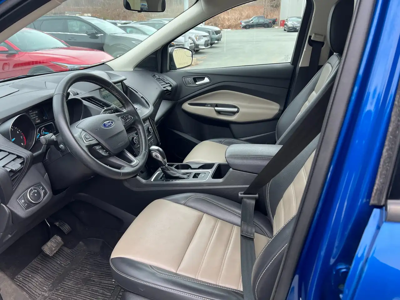 Ford Escape снимка Ford Escape