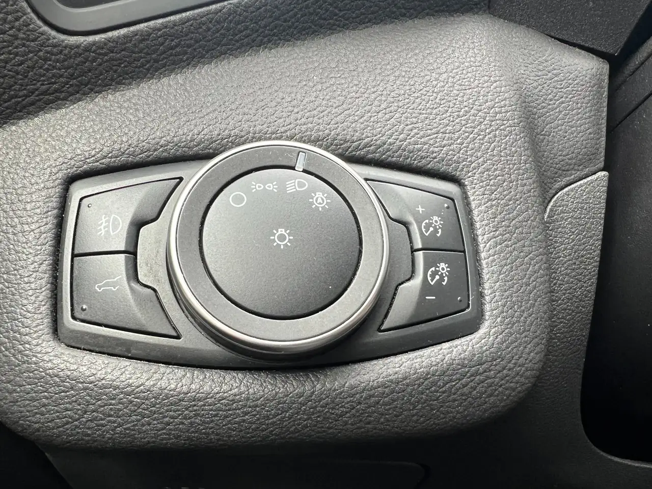 Ford Escape снимка Ford Escape