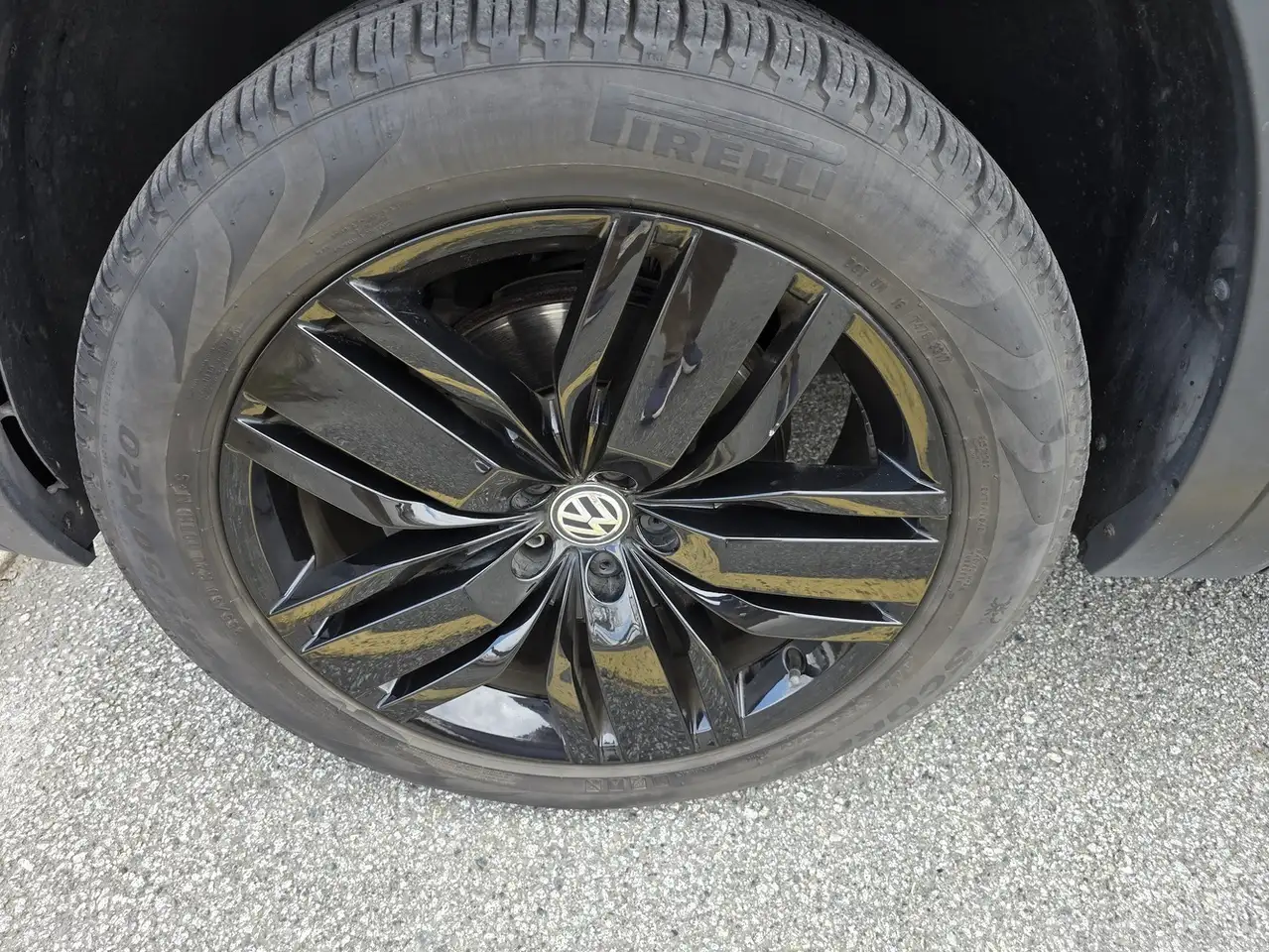 Volkswagen Atlas photo Volkswagen Atlas