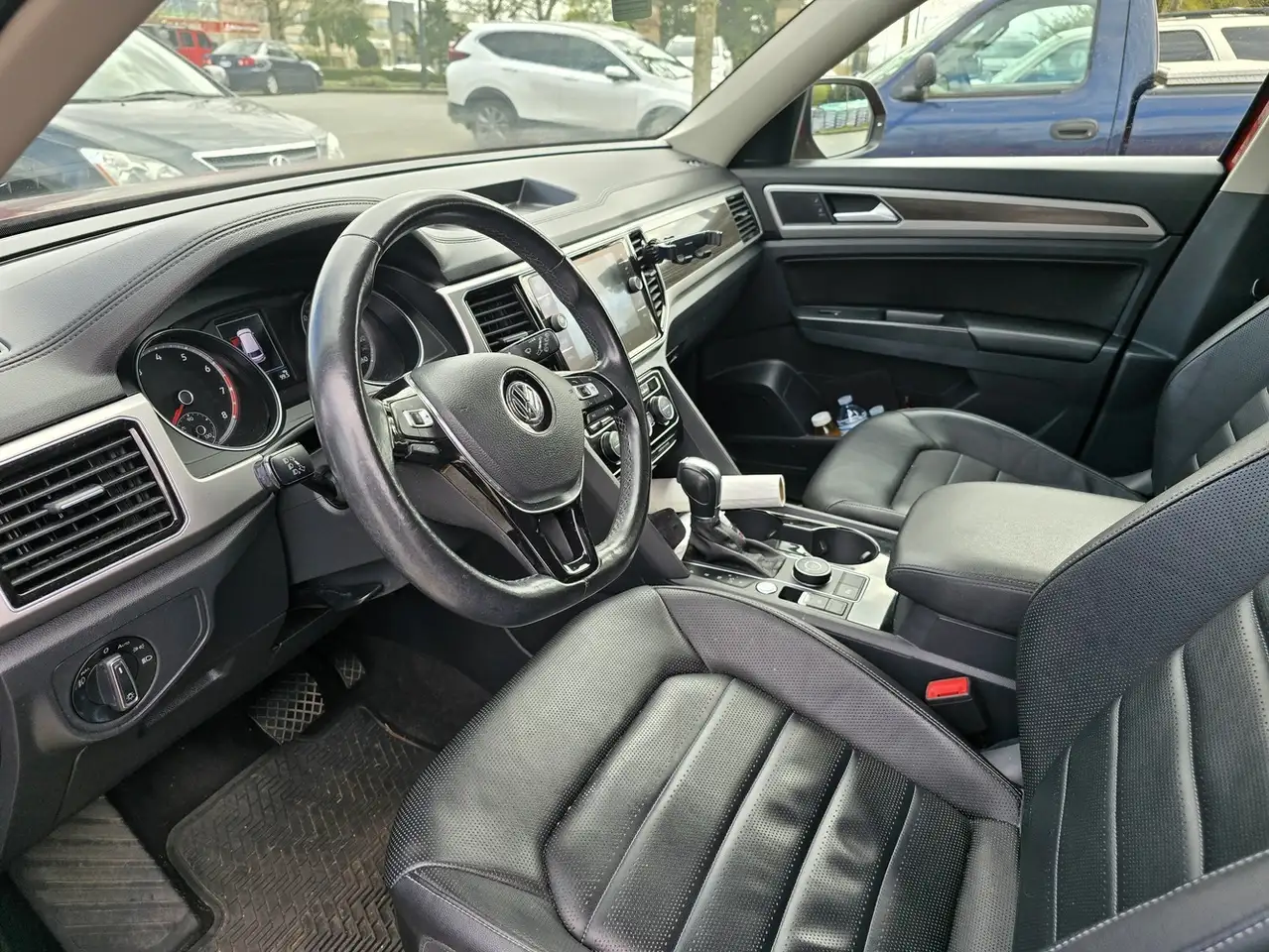 Volkswagen Atlas photo Volkswagen Atlas