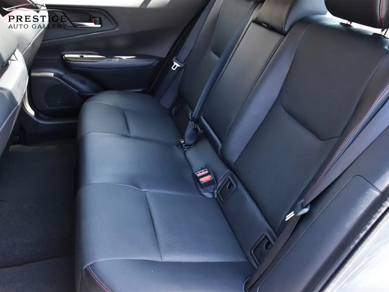 Toyota Prius Prime снимка Toyota Prius Prime