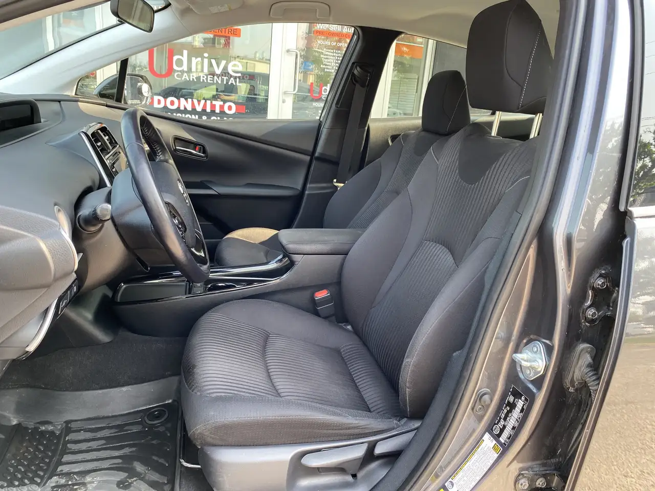 Toyota Prius Prime снимка Toyota Prius Prime
