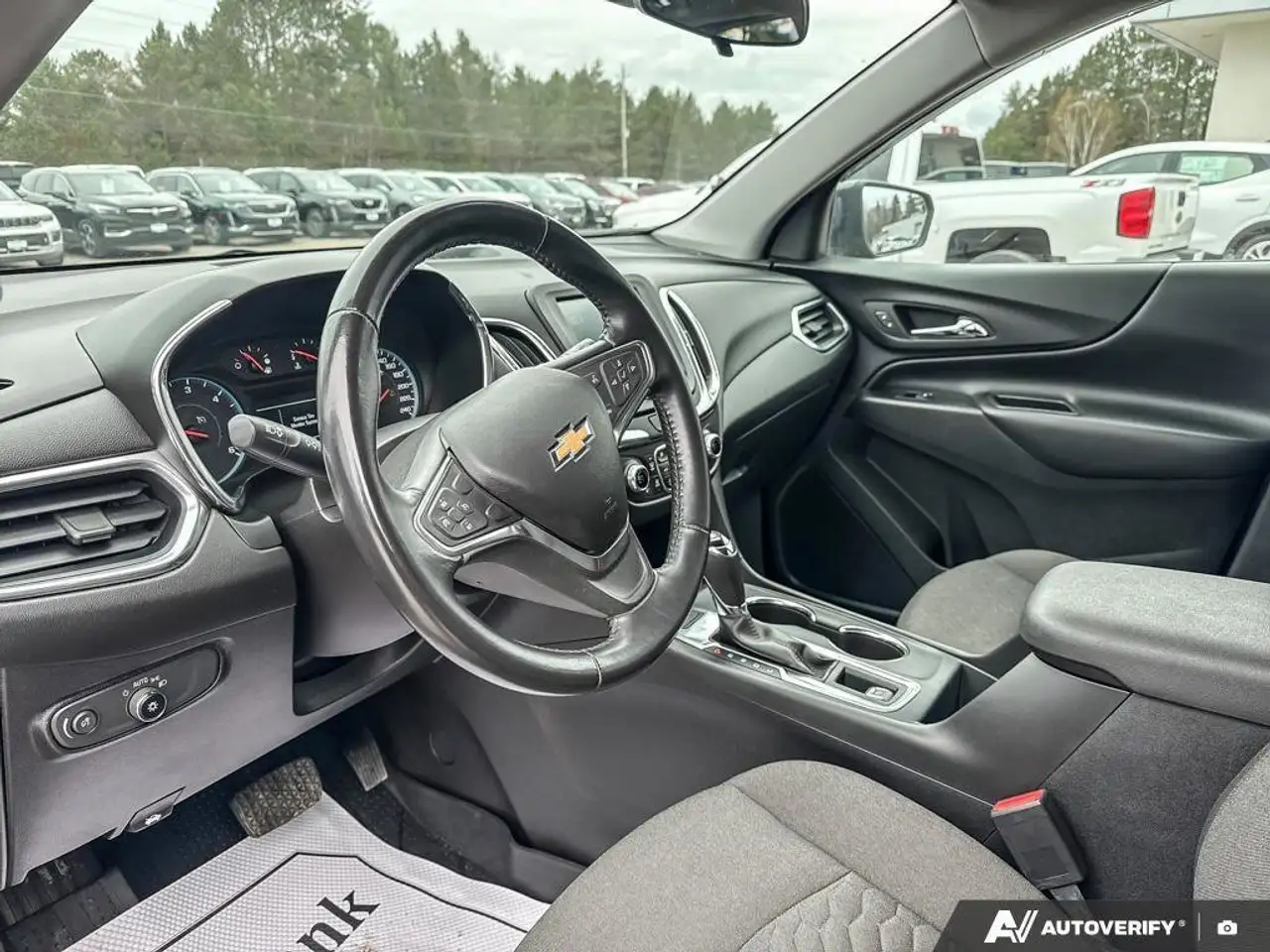 Chevrolet Equinox photo Chevrolet Equinox