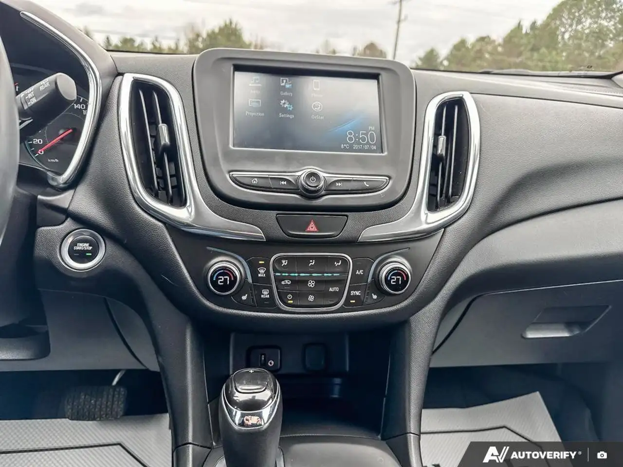 Chevrolet Equinox photo Chevrolet Equinox