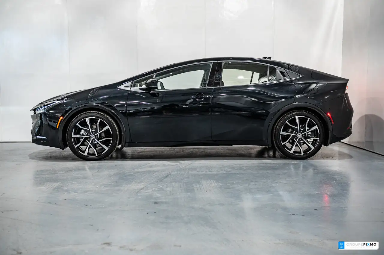 Toyota Prius снимка Toyota Prius