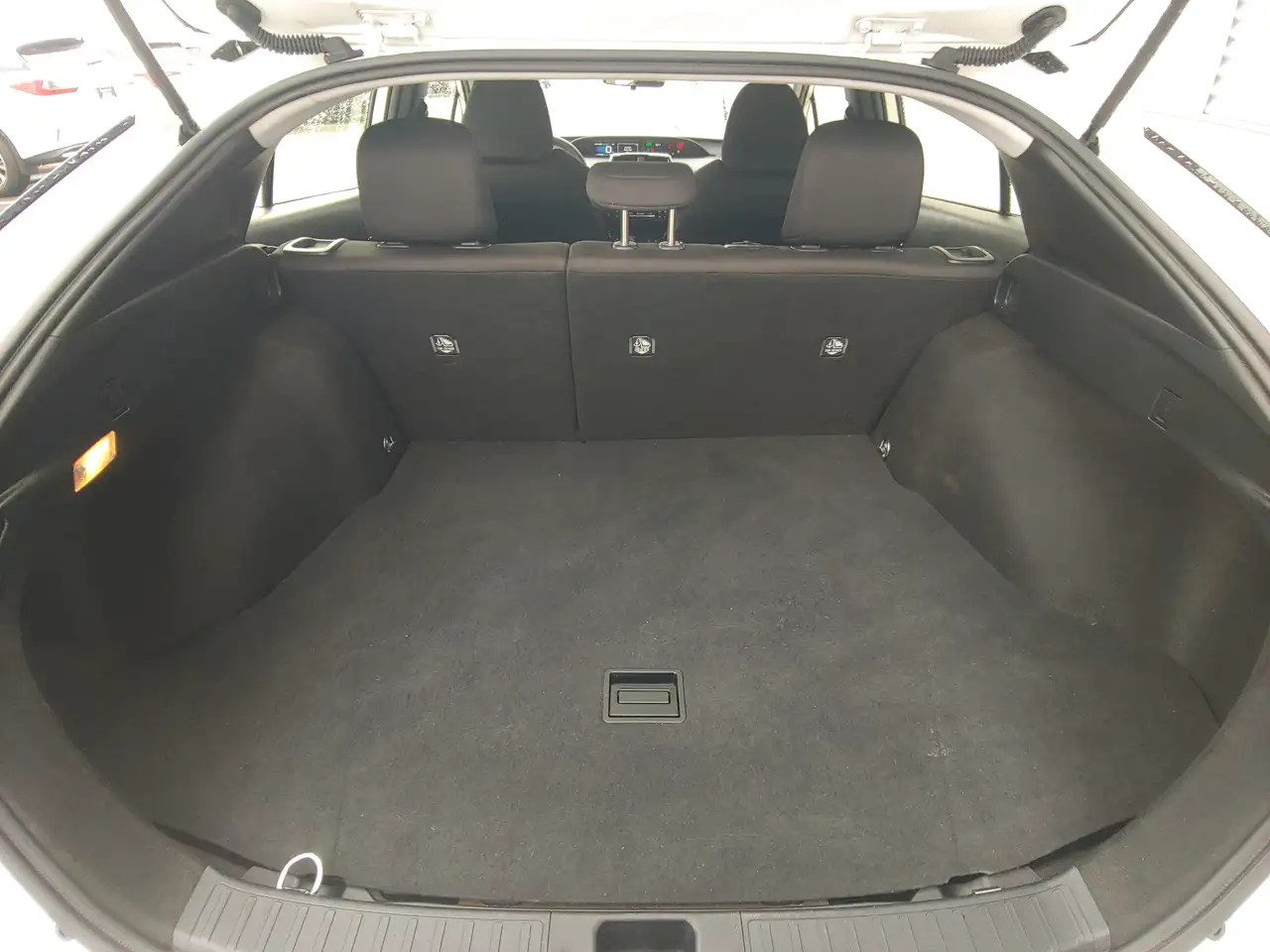 Toyota Prius снимка Toyota Prius