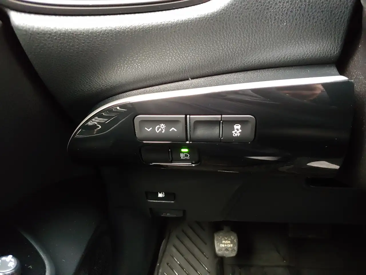 Toyota Prius снимка Toyota Prius