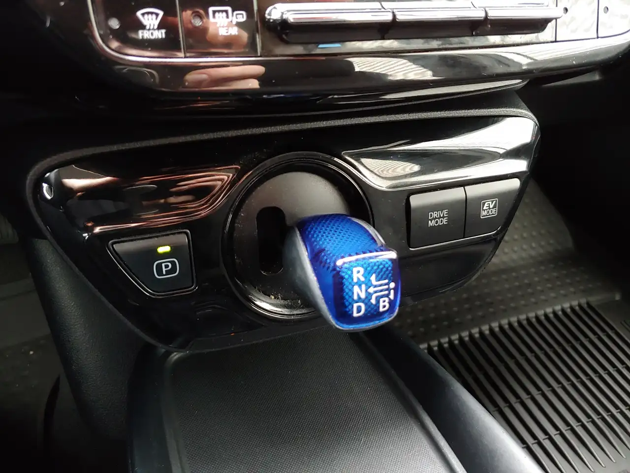 Toyota Prius снимка Toyota Prius