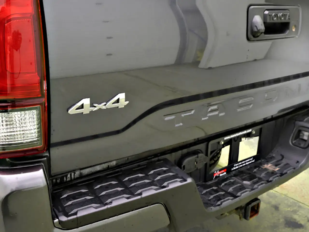 Toyota Tacoma снимка Toyota Tacoma
