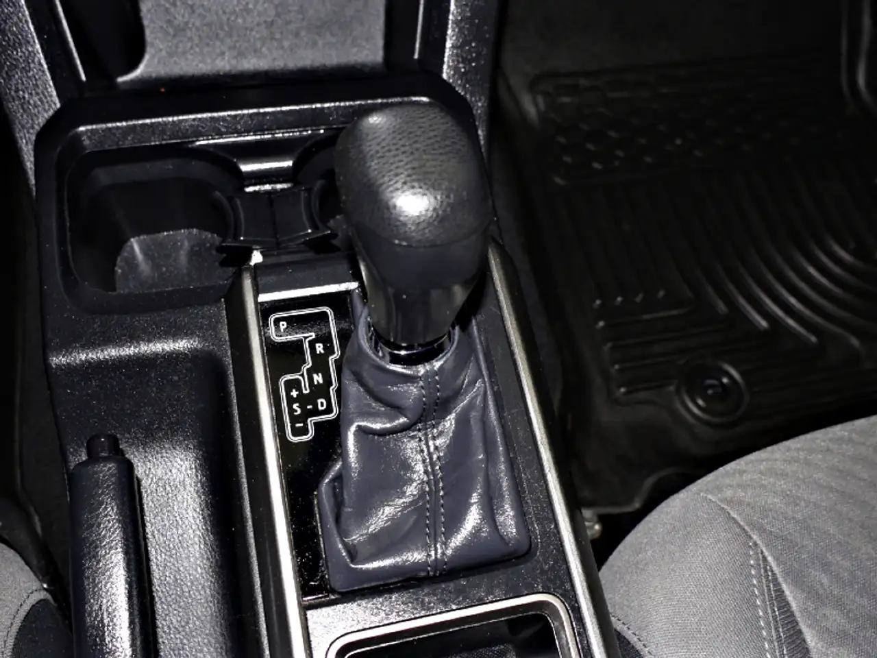 Toyota Tacoma снимка Toyota Tacoma