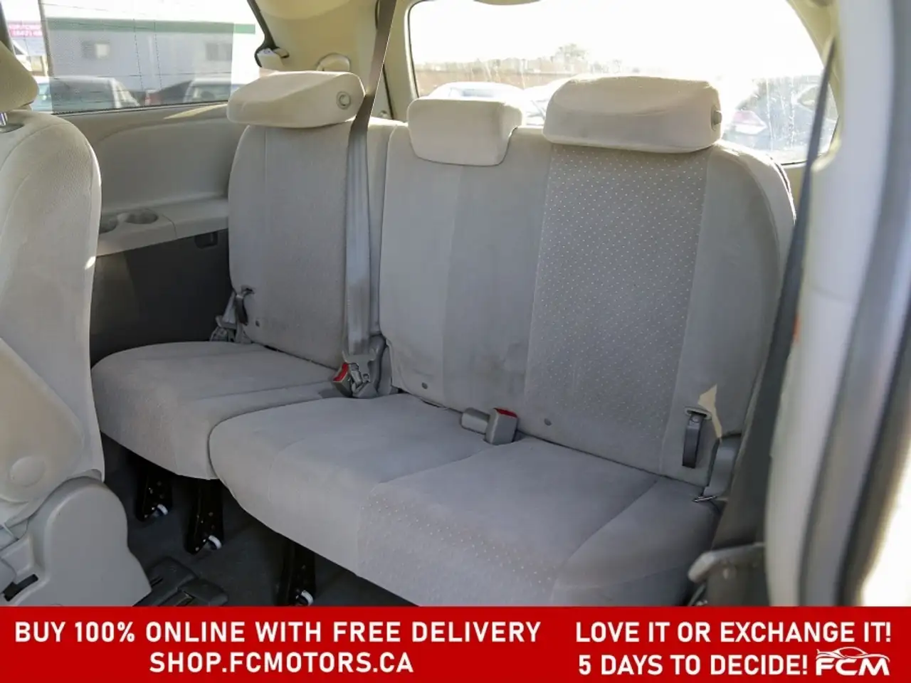 Toyota Sienna снимка Toyota Sienna