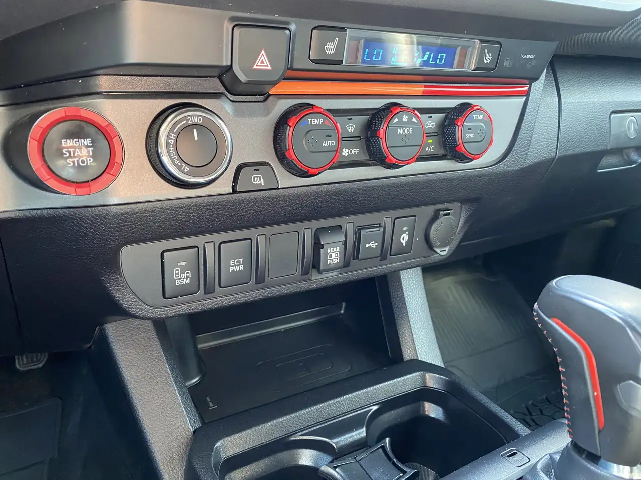 Toyota Tacoma снимка Toyota Tacoma