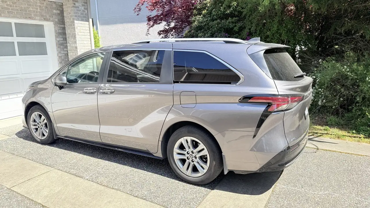 Toyota Sienna photo Toyota Sienna
