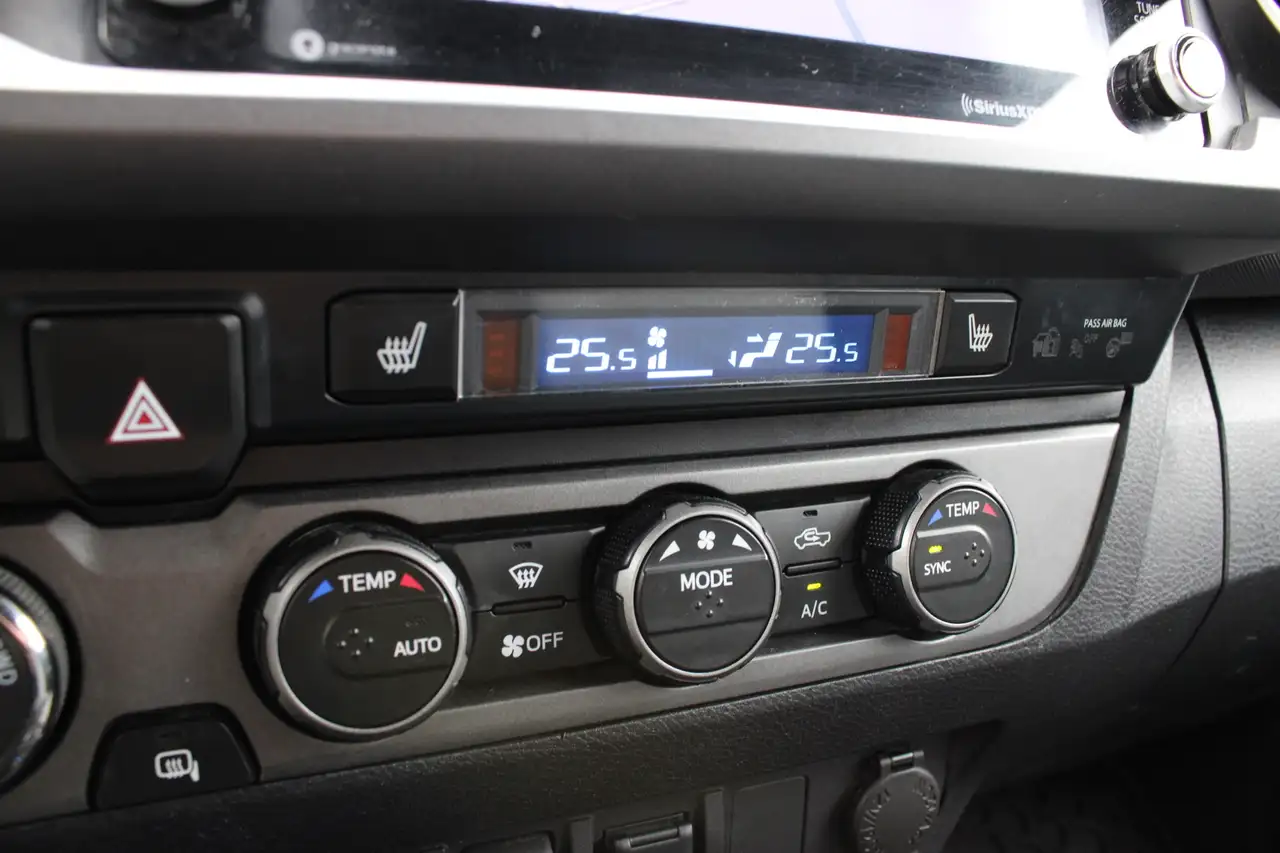 Toyota Tacoma снимка Toyota Tacoma