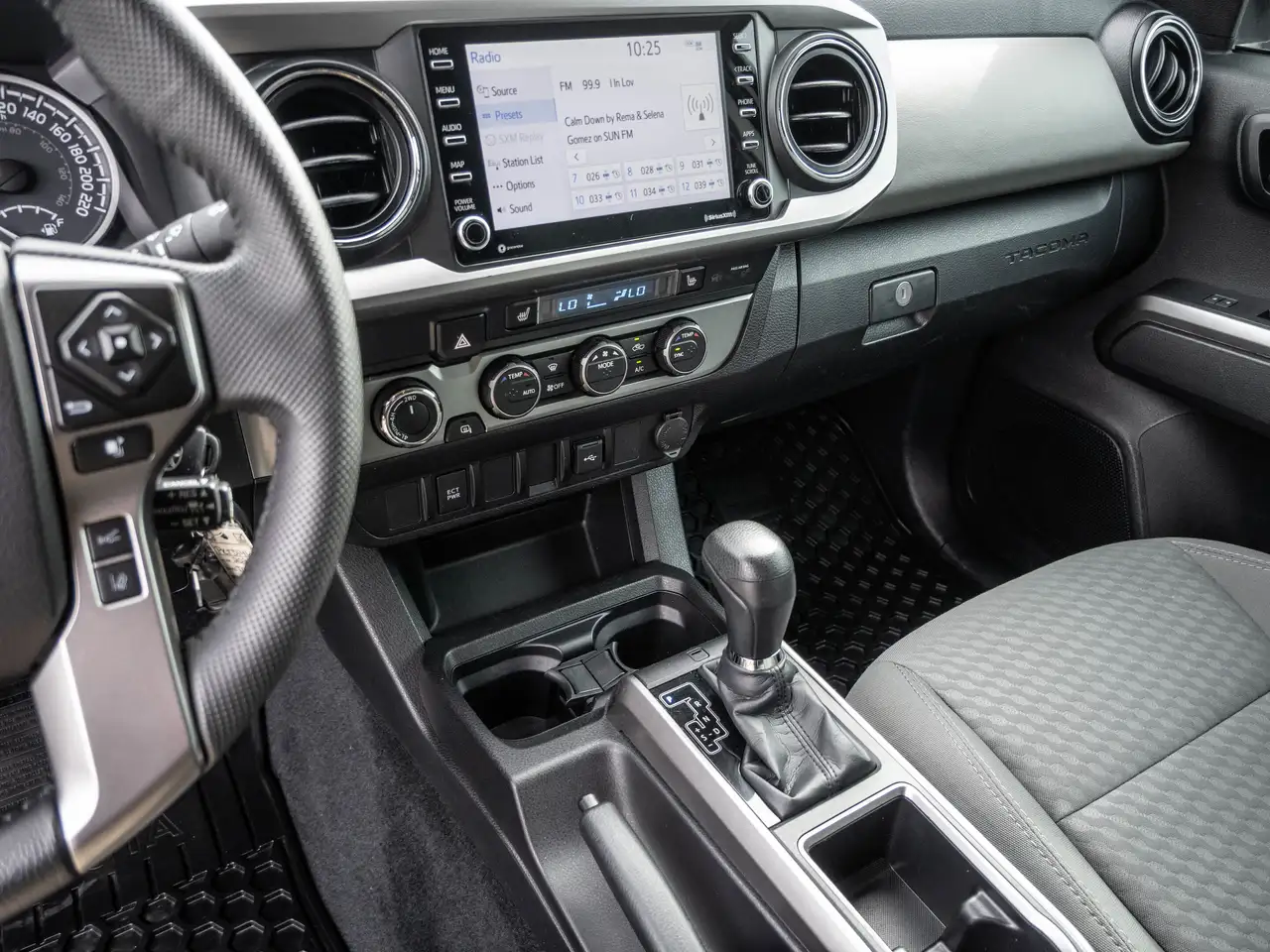 Toyota Tacoma снимка Toyota Tacoma