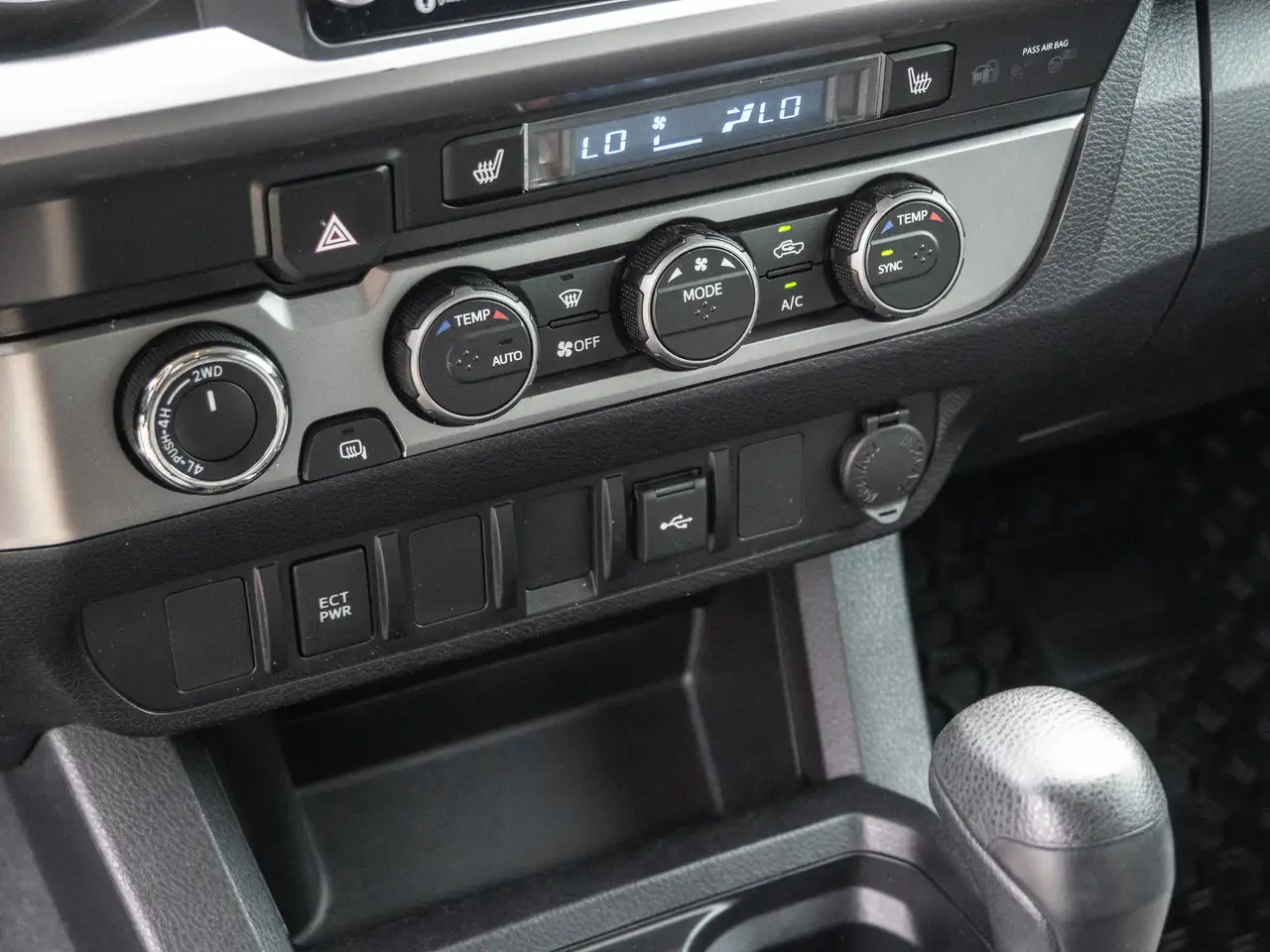 Toyota Tacoma снимка Toyota Tacoma