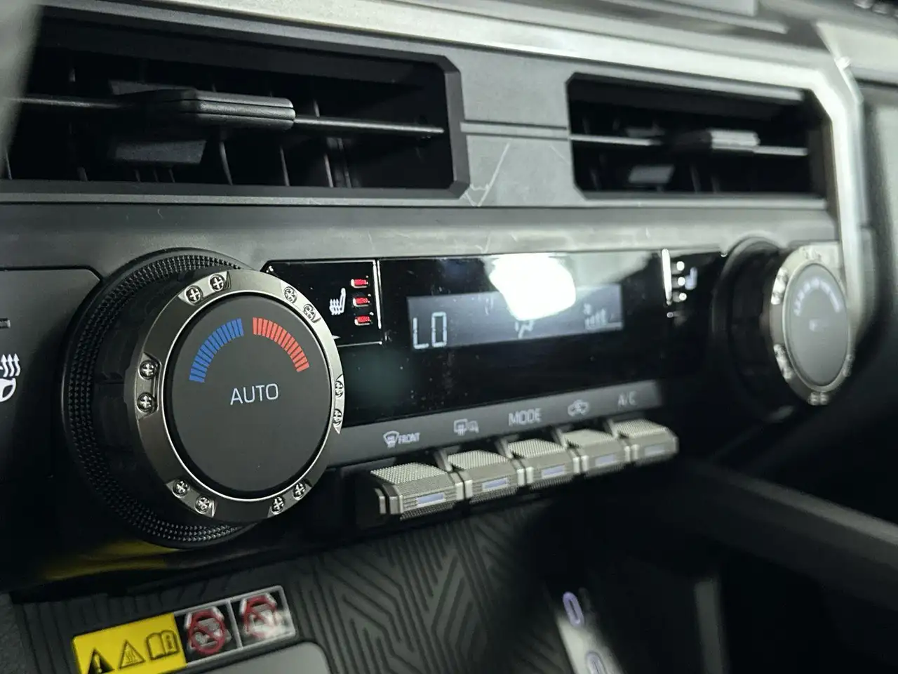 Toyota Tacoma снимка Toyota Tacoma