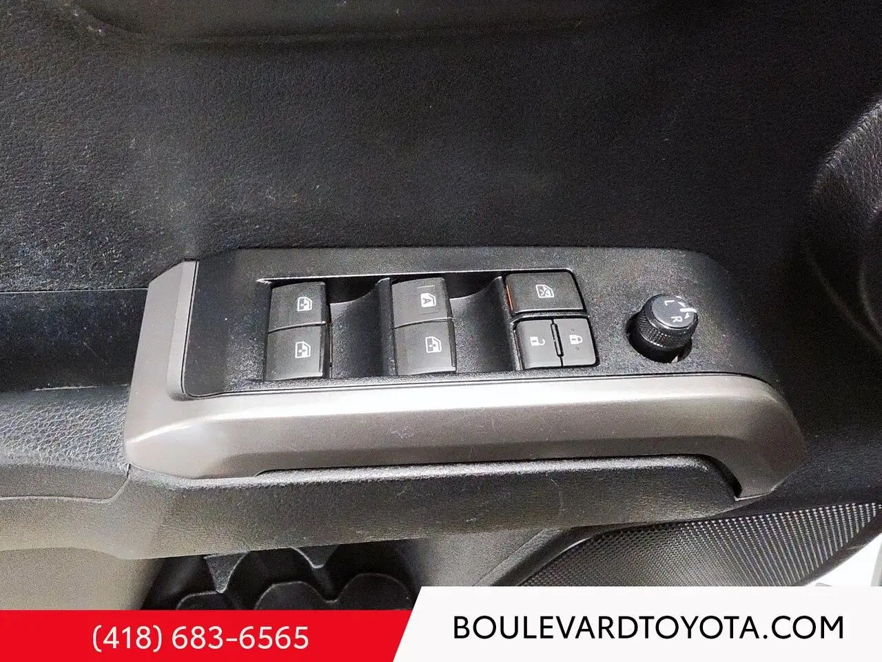 Toyota Tacoma снимка Toyota Tacoma
