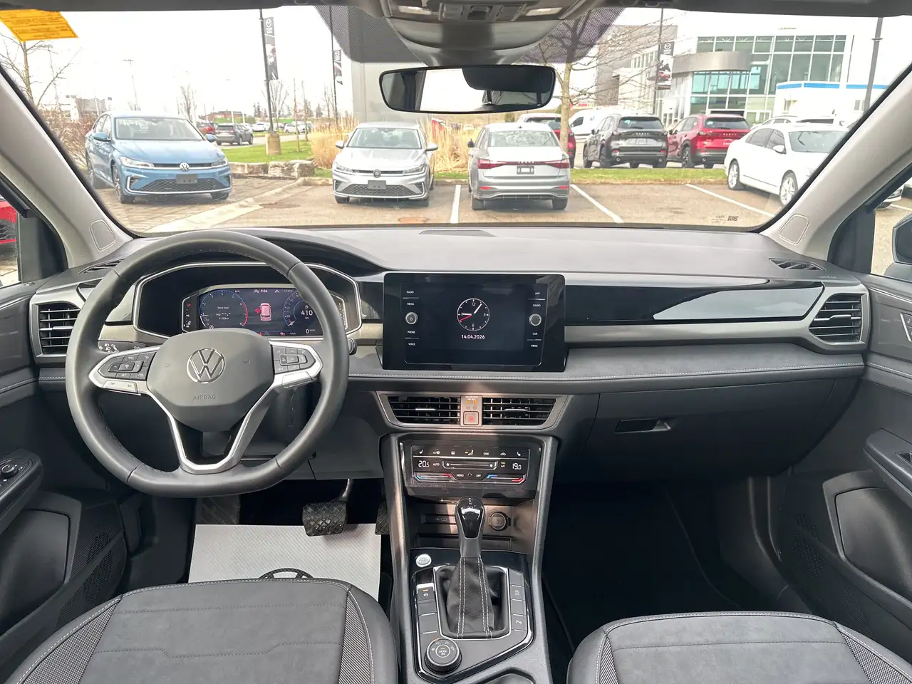 Volkswagen Taos снимка Volkswagen Taos