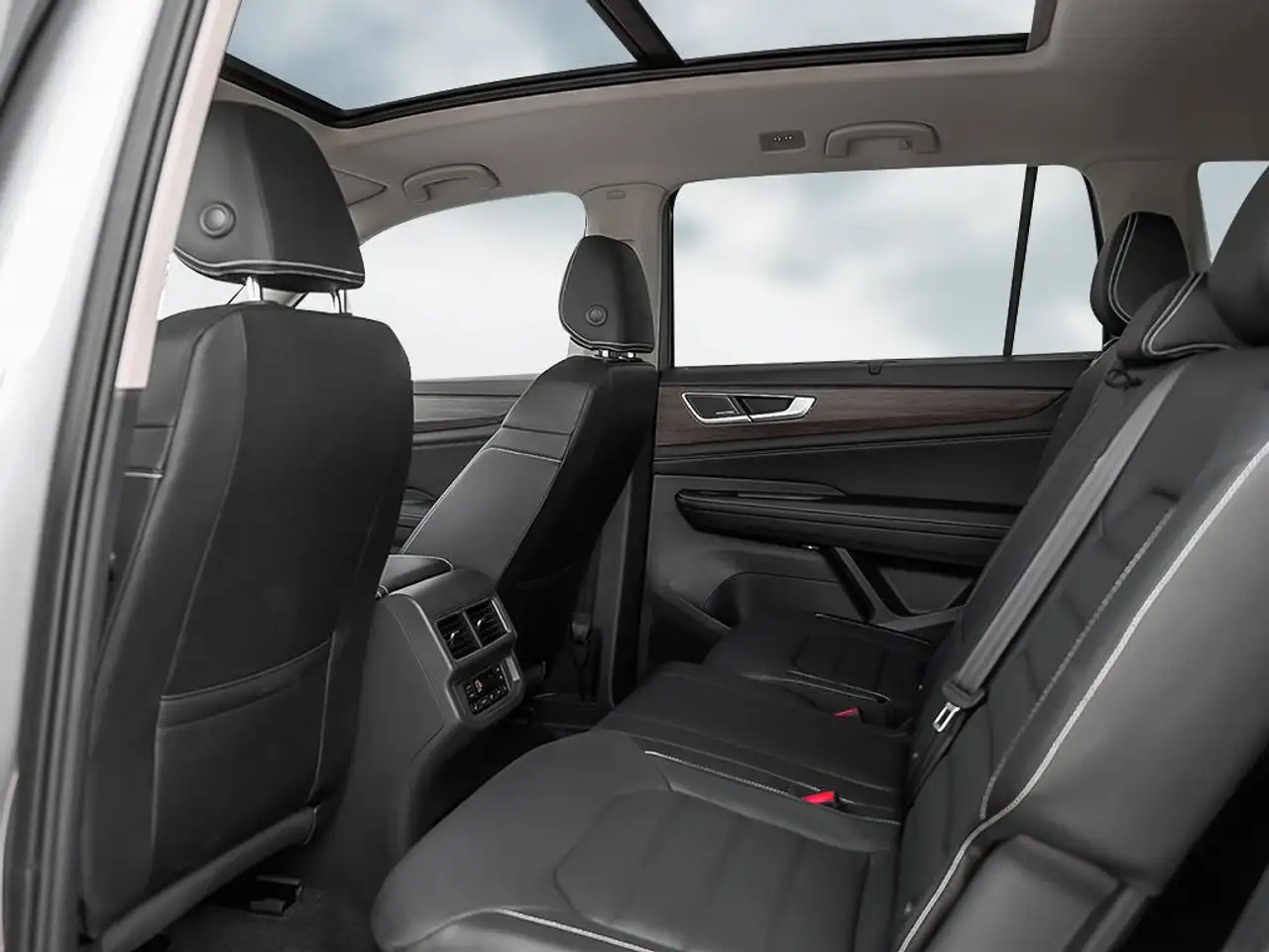 Volkswagen Atlas photo Volkswagen Atlas